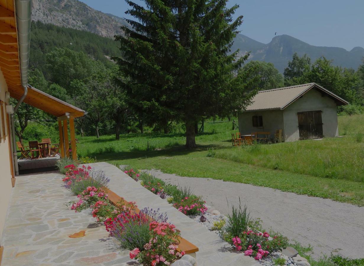 Chambres D'Hotes La Pierre D'Oran LʼArgentière-la-Bessée Екстериор снимка